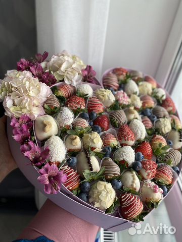 Клубничный букет