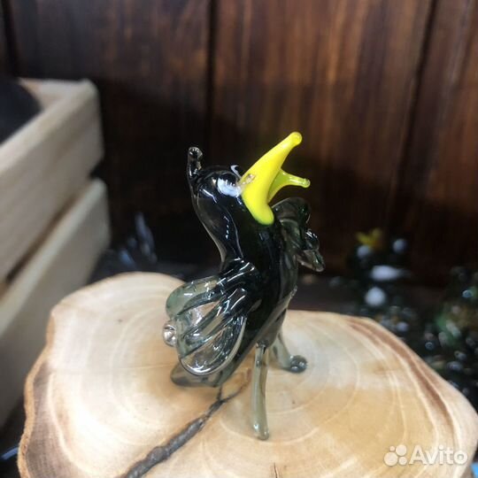 Стеклянная птица из стекла