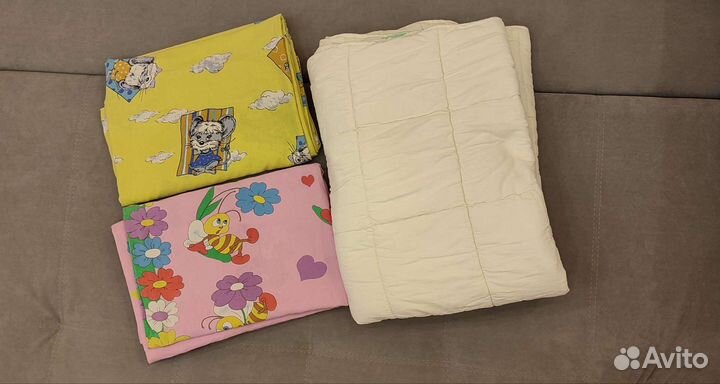 Одеяло и комплекты в детскую кроватку