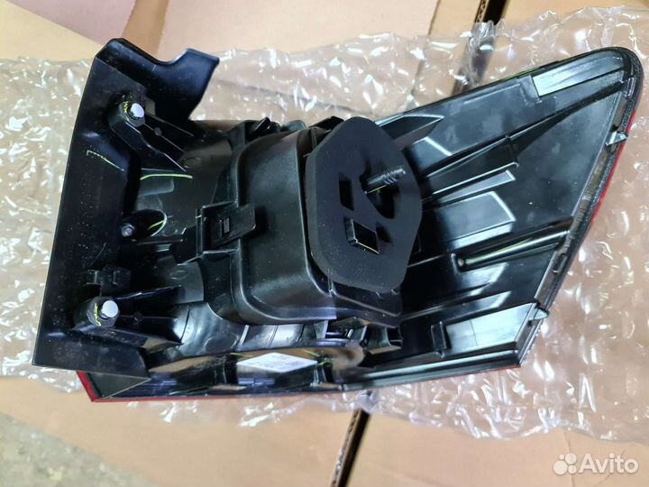 В наличии Фонарь левый наружный VW Teramont