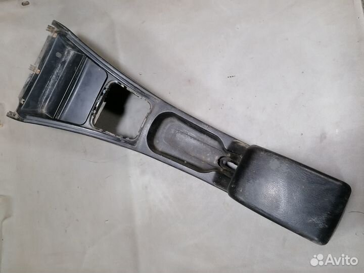 Консоль между сидениями Lifan Breez 2007-2014