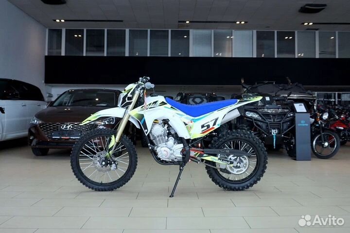 Мотоцикл Motoland FC250 белый