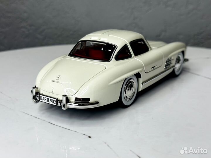 Модель автомобиля Mercedes Benz 300SL