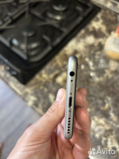 Телефон iPhone 6s