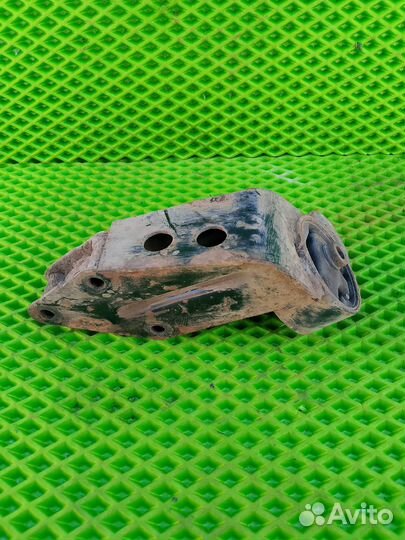 Подушка кпп Nissan Almera n15