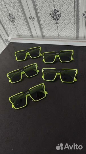 Яркие солнцезащитные очки