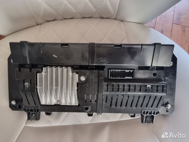 Цифровая приборная панель Jaguar F-Pace