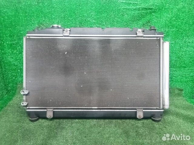 Радиатор охлаждения двигателя 1640028630 Toyota
