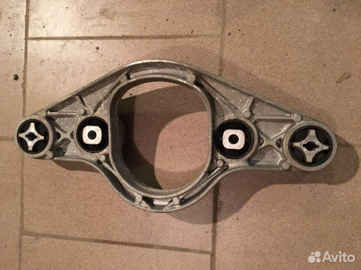 Кронштейн редуктора BMW F10 M5 F13 F12 F06 M6