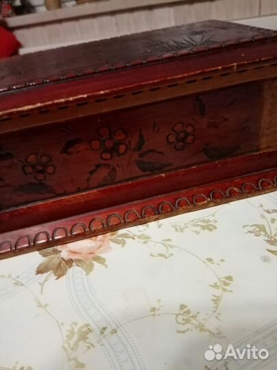 Деревянная шкатулка старинная