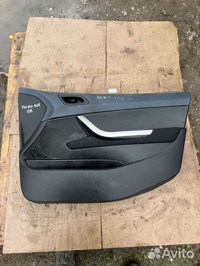 Обшивка двери передняя правая Peugeot 408