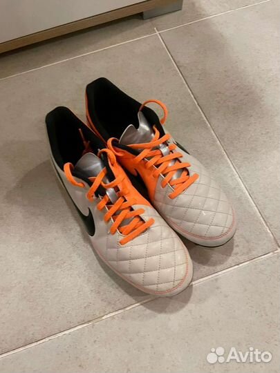 Футбольные бутсы nike