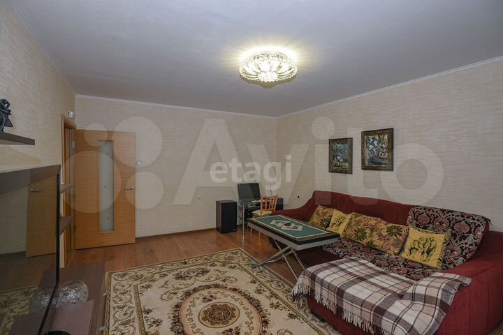 3-к. квартира, 90 м², 1/10 эт.
