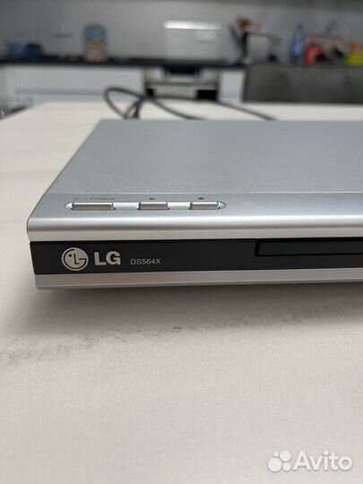 DVD плеер LG DS564X