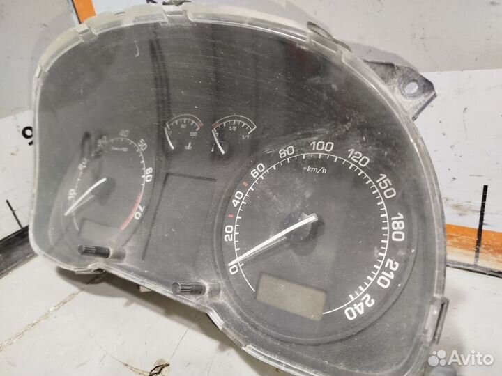 Панель приборов