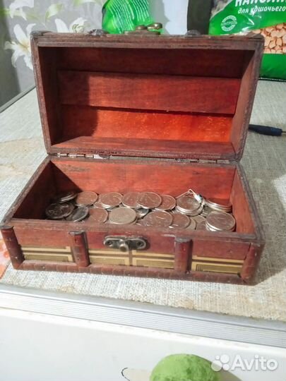 Сундук деревянный