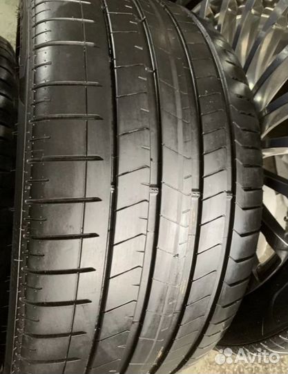 Pirelli P Zero PZ4 285/40 R23 и 325/35 R23 Y