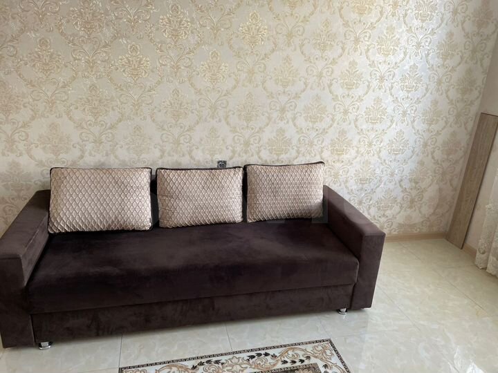 2-к. квартира, 60 м², 1/6 эт.