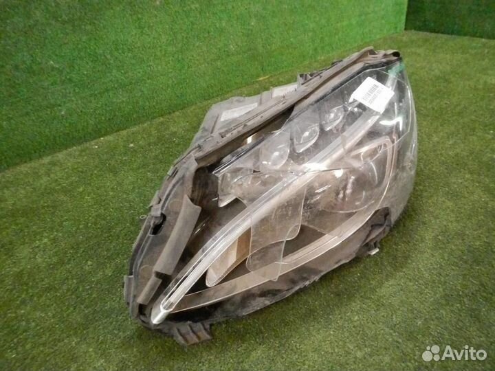 Фара левая Mercedes-Benz C-Class