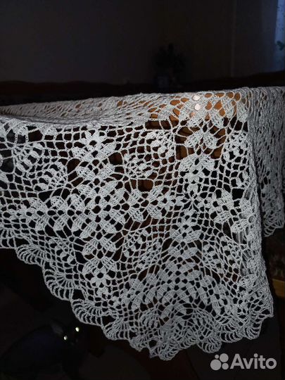 Скатерть на стол вязаная
