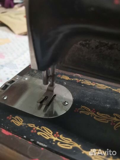 Маленькая швейная машинка