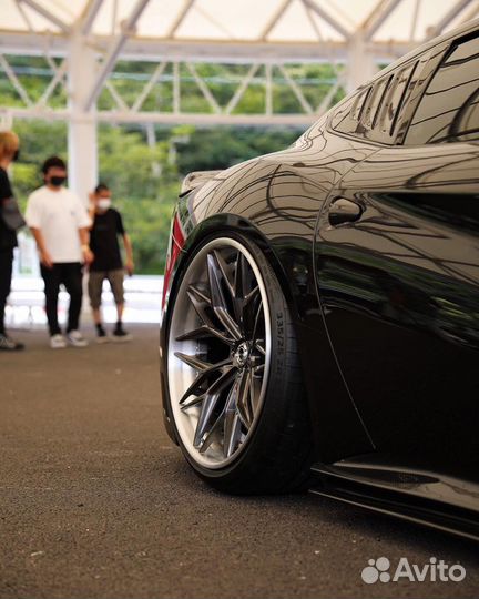 Кованые диски GT Forged R22 на Porsche Panamera