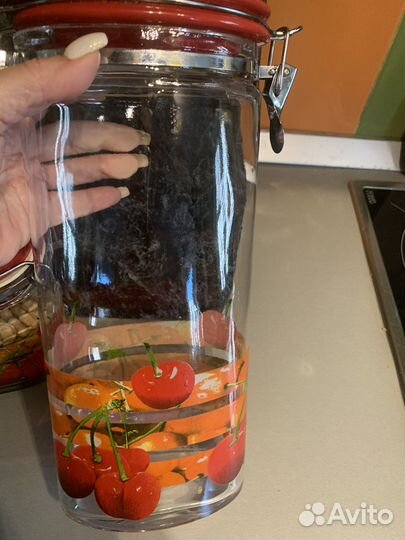 Банка доя сыпучих продуктов с замком герметическим