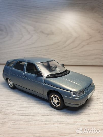 Модель автомобиля ваз 2112 серебро