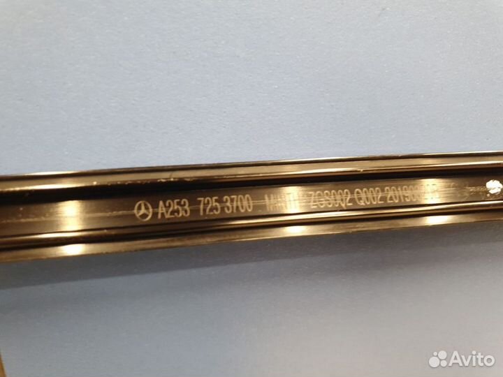 Молдинг рамки передней левой двери Mercedes GLC-kl