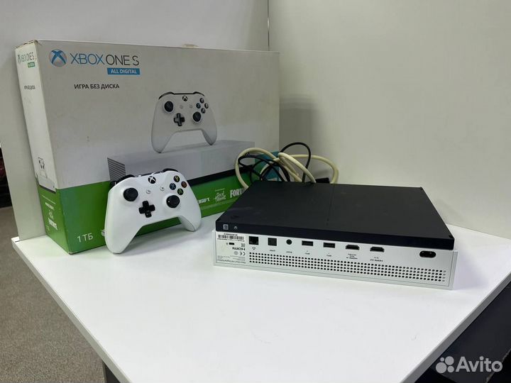 Игровые приставки Microsoft Xbox One S 1TB