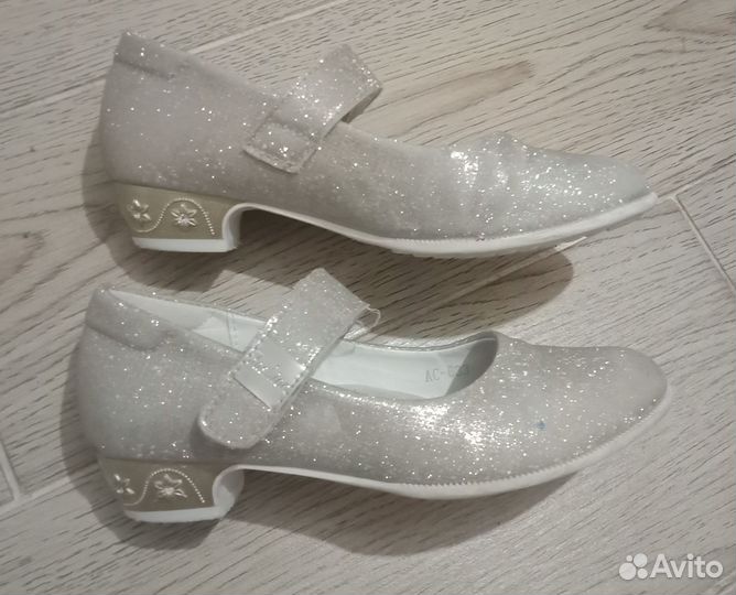 Золотые туфельки для девочки