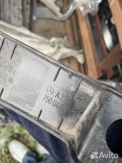 Кнопка закрывание крышки багажника Mercedes w220