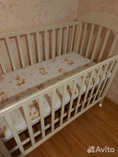 Кровать с матрасом