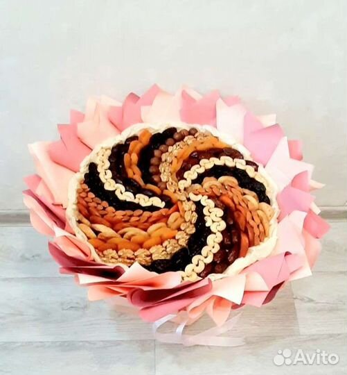 Букет на 1 сентября из сухофруктов