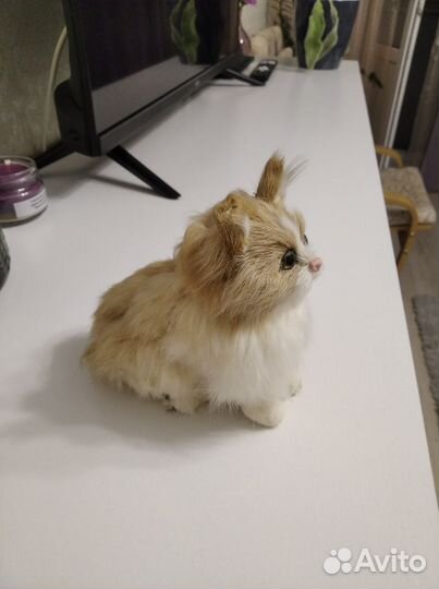 Кошка - статуэтка из натурального меха