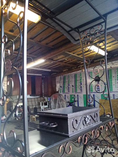 Мангал с крышей