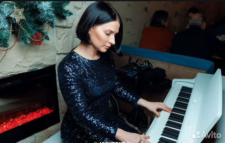 Пианистка (пианист на мероприятие)
