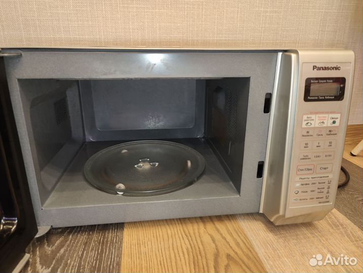 Рабочая микроволновая печь Рanasonic. С грилем