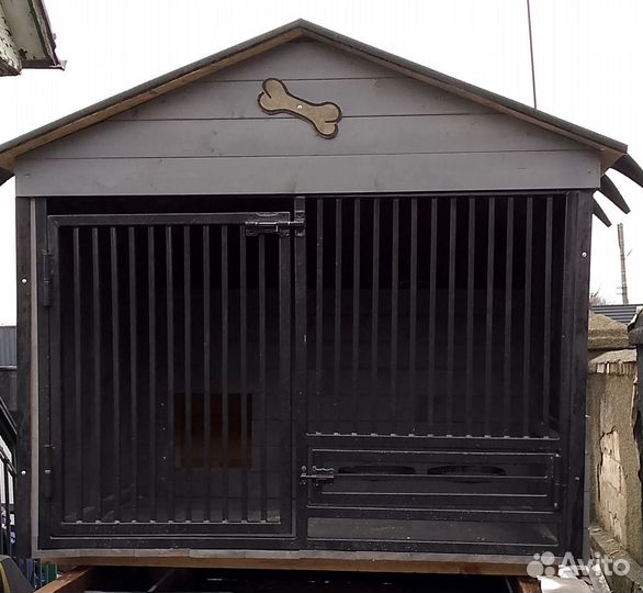 Вольер с утепленной будкой