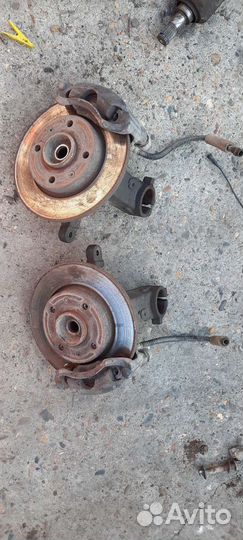 Поворотный кулак Peugeot 206