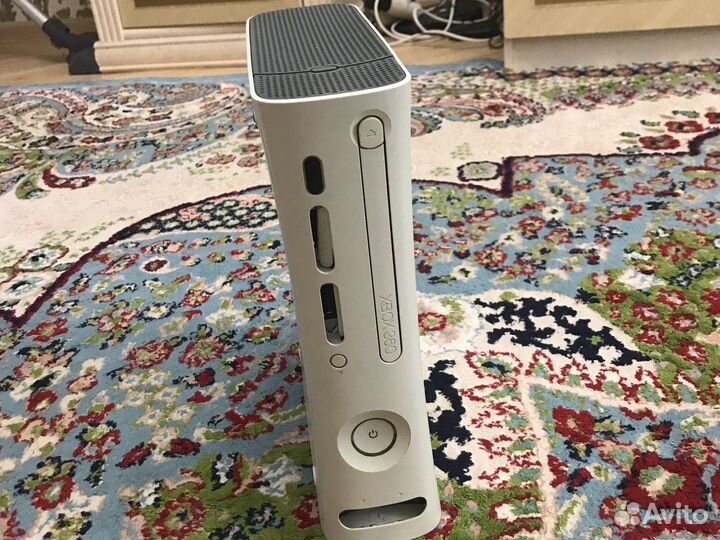 Xbox 360 +флешка 32 гб