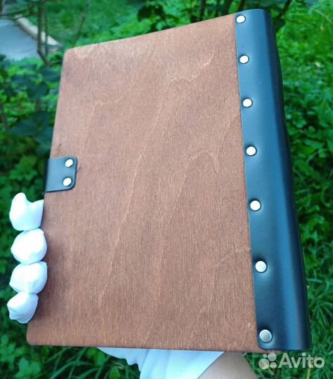 Ежедневник подарочный с деревянной обложкой