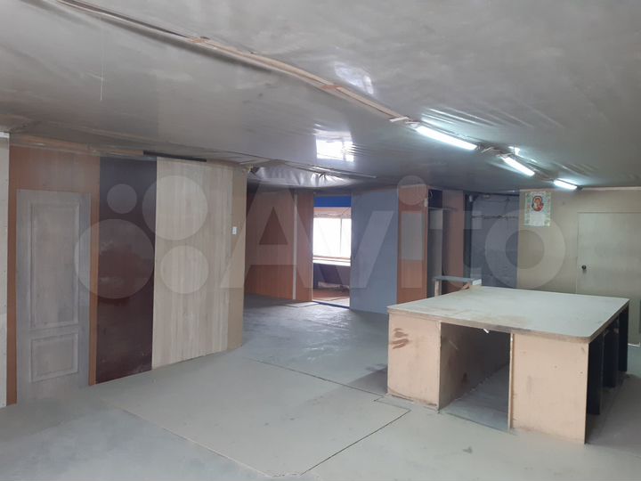 Производство, 300 м²