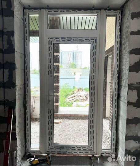 Пластиковые двери входные