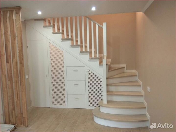 Лестница деревянная