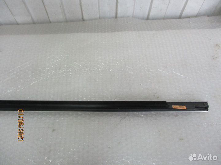 Накладка двери правая передняя volkswagen tiguan