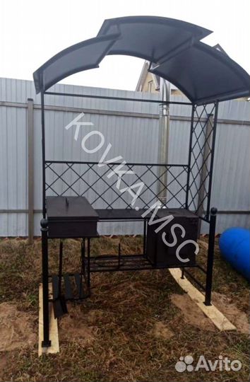 Мангал с крышей