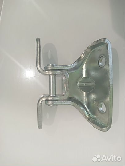 Петля левой передней двери Kia Ceed JD