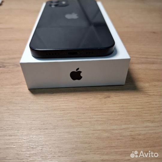 iPhone 12, 64 ГБ