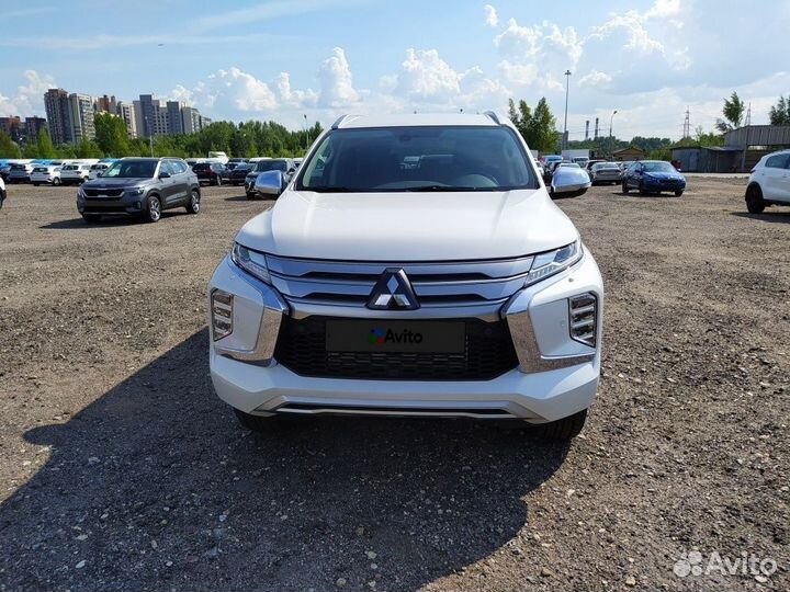 Mitsubishi Pajero Sport 3.0 AT, 2022